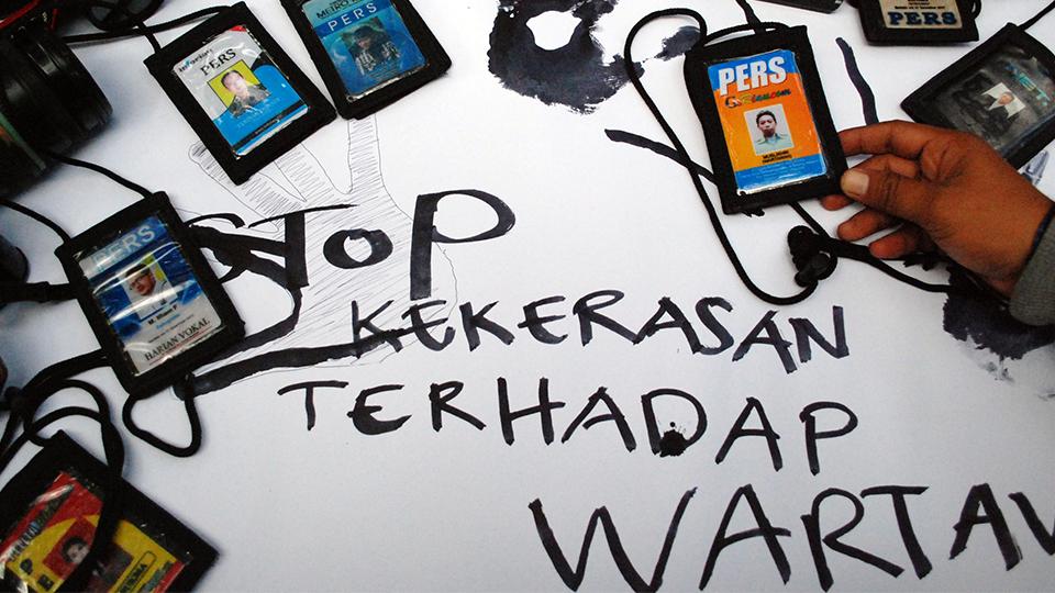 Stop kekerasan pada wartawan. - INDOSPORT